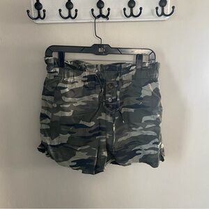 NWOT Dex Camo Shorts
